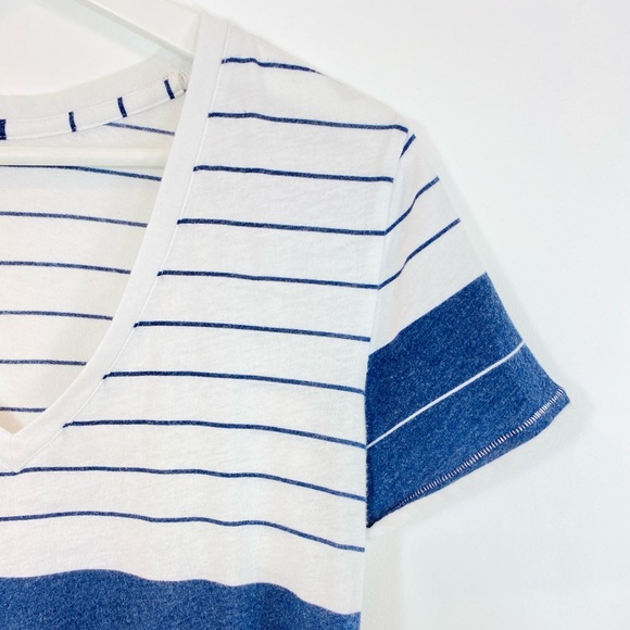 Urban Outfitters BDG White/Navy Striped Striped V-Neck T-Shirt - Picture 4 of 4